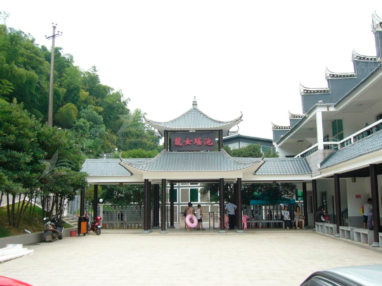 屋頂材料合成樹(shù)脂瓦和不銹鋼瓦哪個(gè)好？選擇很重要！